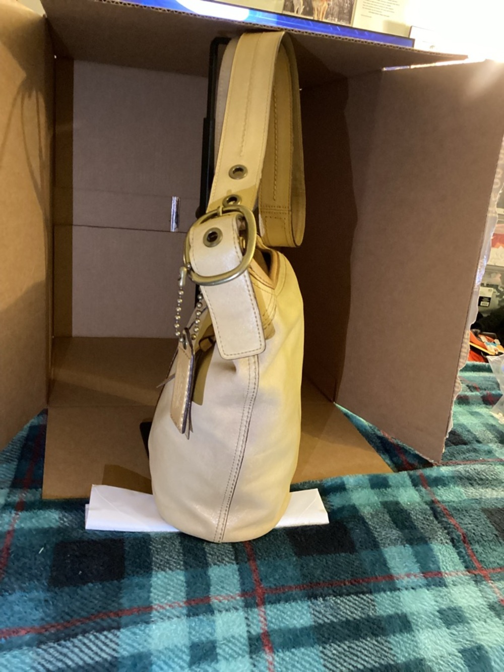 Coach Bleeker Leather Duffle Bucket Bag. A0869-11422 - Picture 5 of 10